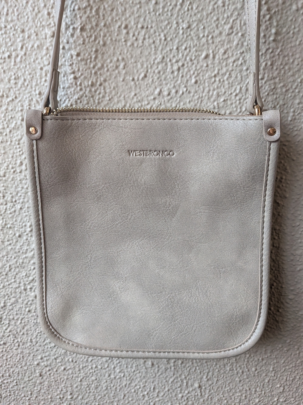 Cream Crossbody Bag – Sleek Everyday Shoulder Bag